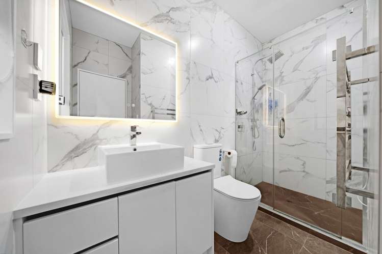 32 Matahae Drive Flat Bush_25