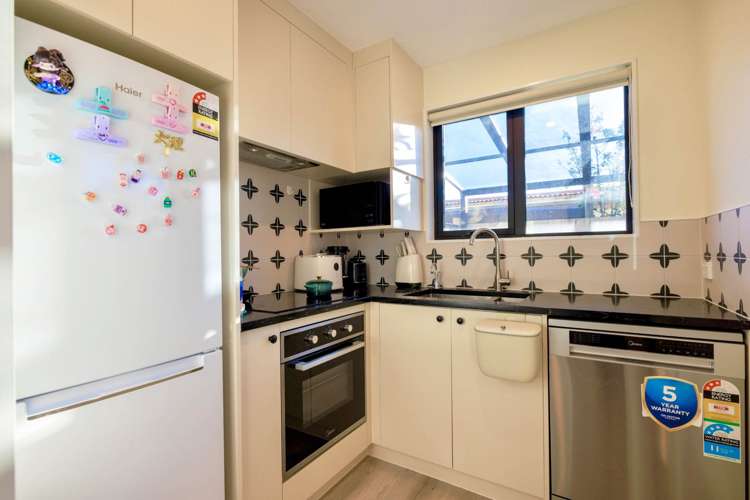 40F Friesian Drive Mangere_6