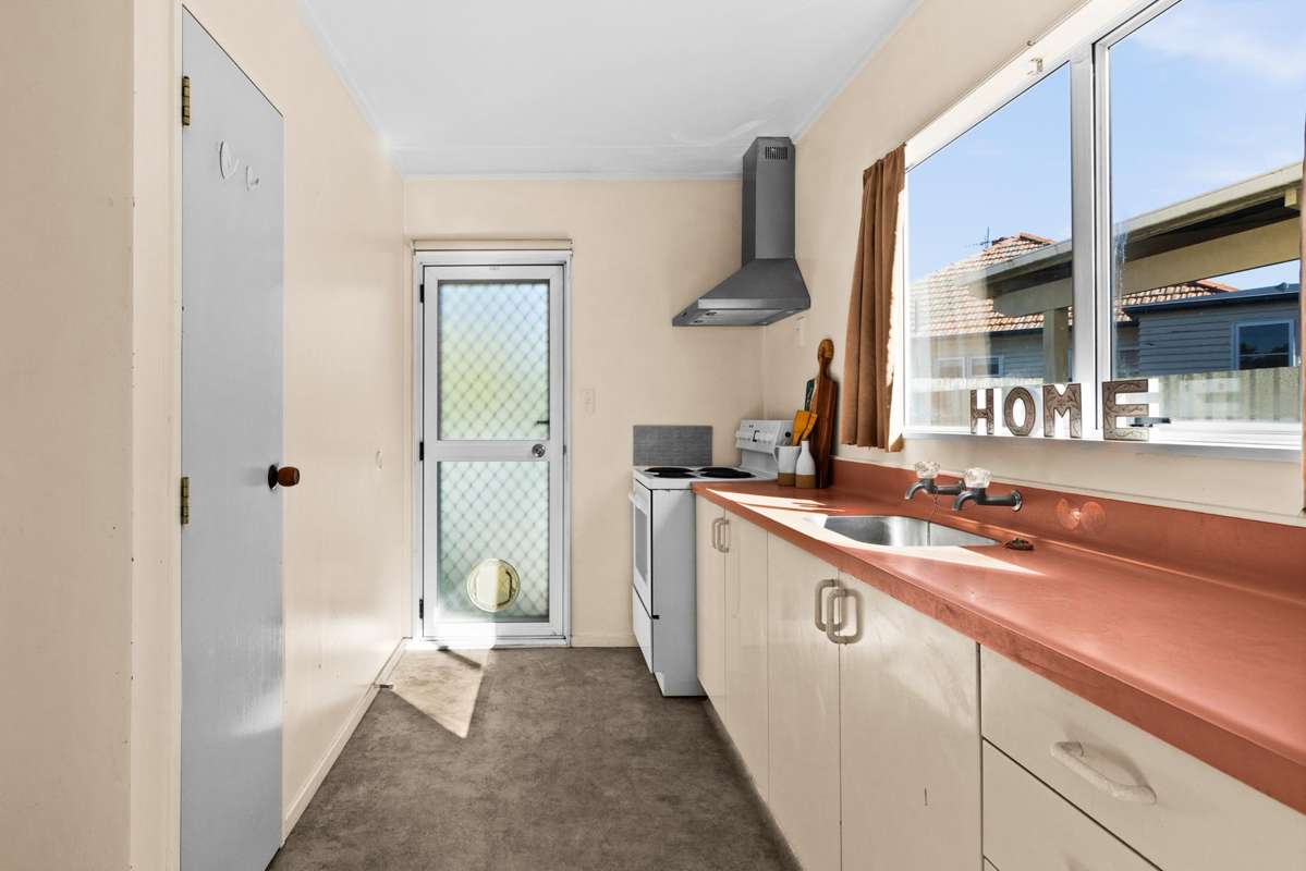 1/80 Latham Street_2