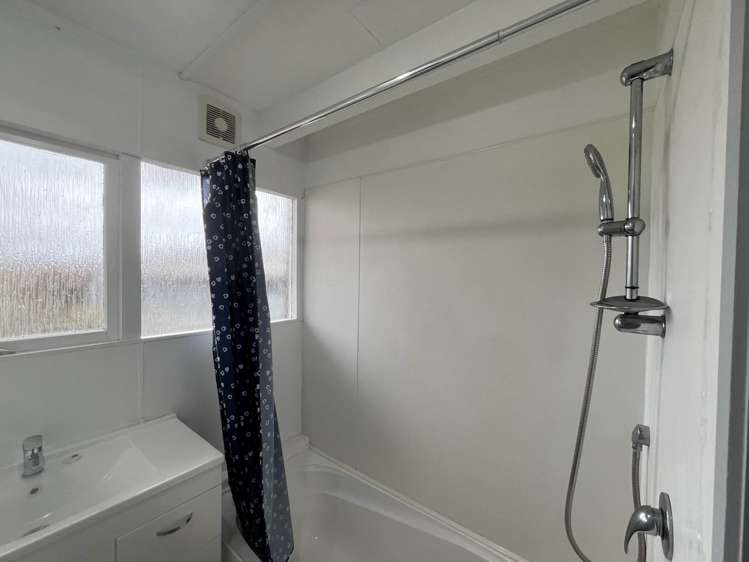 1/1 Corrella Road Belmont_10