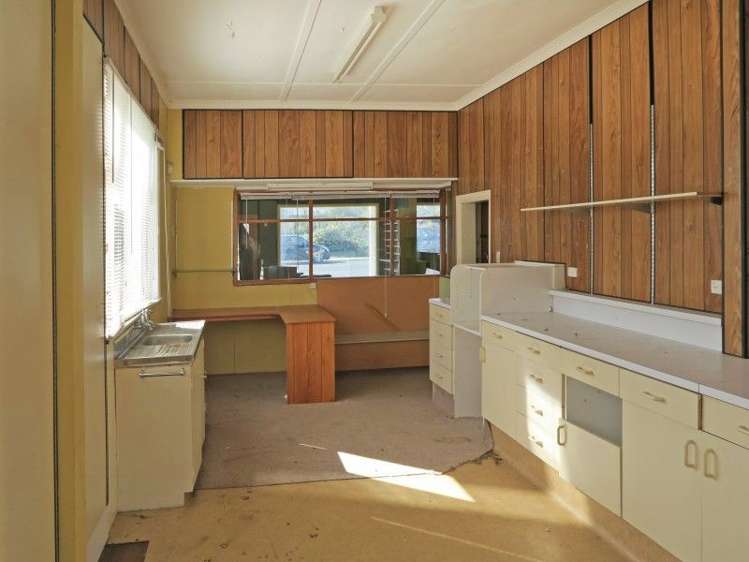 26 Waikawa Road Owaka_15