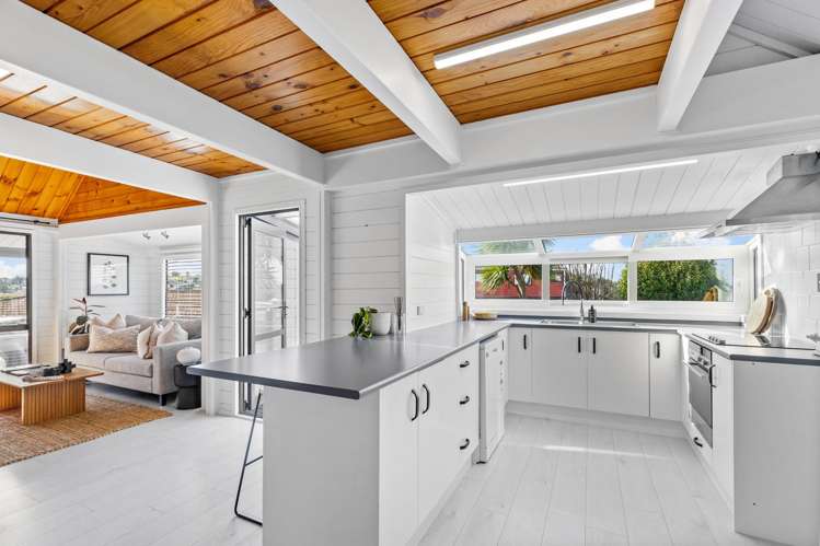 2/7 Fernbird Place Massey_8