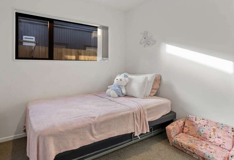 63 Black Beech Crescent Takanini_12