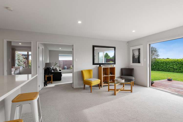 32 Flaxon Place Burwood_5