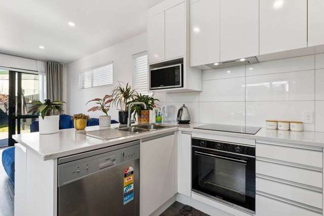 9/3 Abbotleigh Avenue Te Atatu Peninsula_2