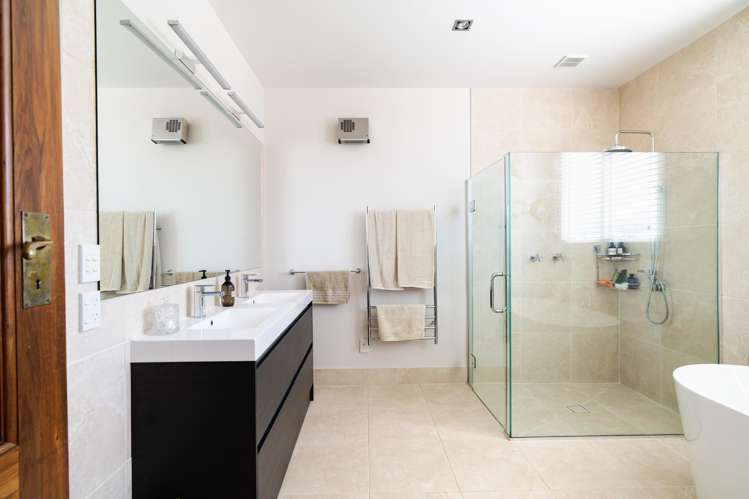 15 Ings Avenue St Clair_26