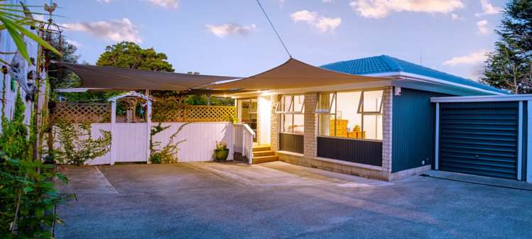 2/4 Noumea Place Mairangi Bay_20