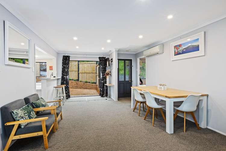 504 Beach Road Murrays Bay_9