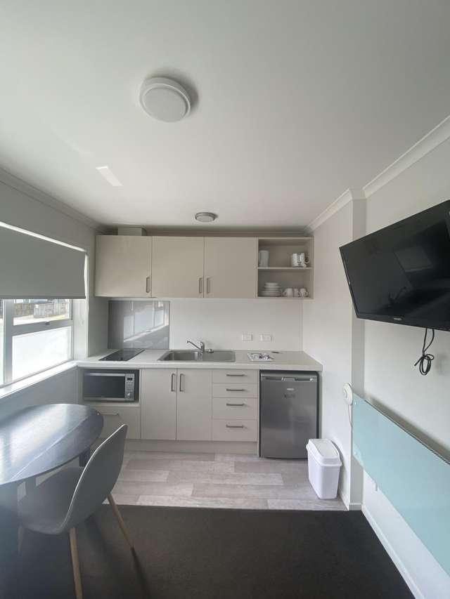 4/12 Crescent Court Melville_1