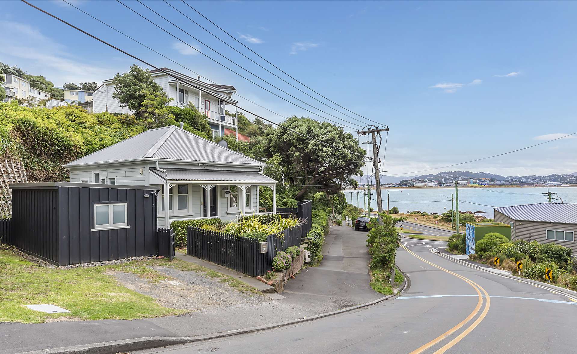 8a Hungerford Road Lyall Bay_0