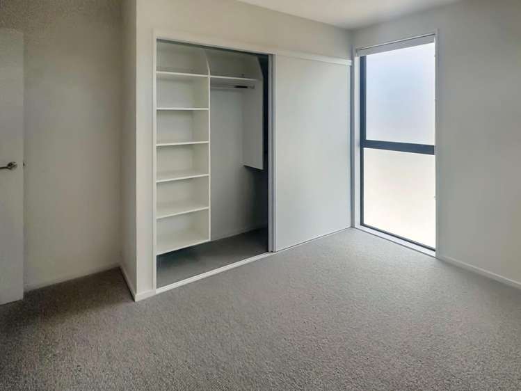 5/527 Hereford St Linwood_7