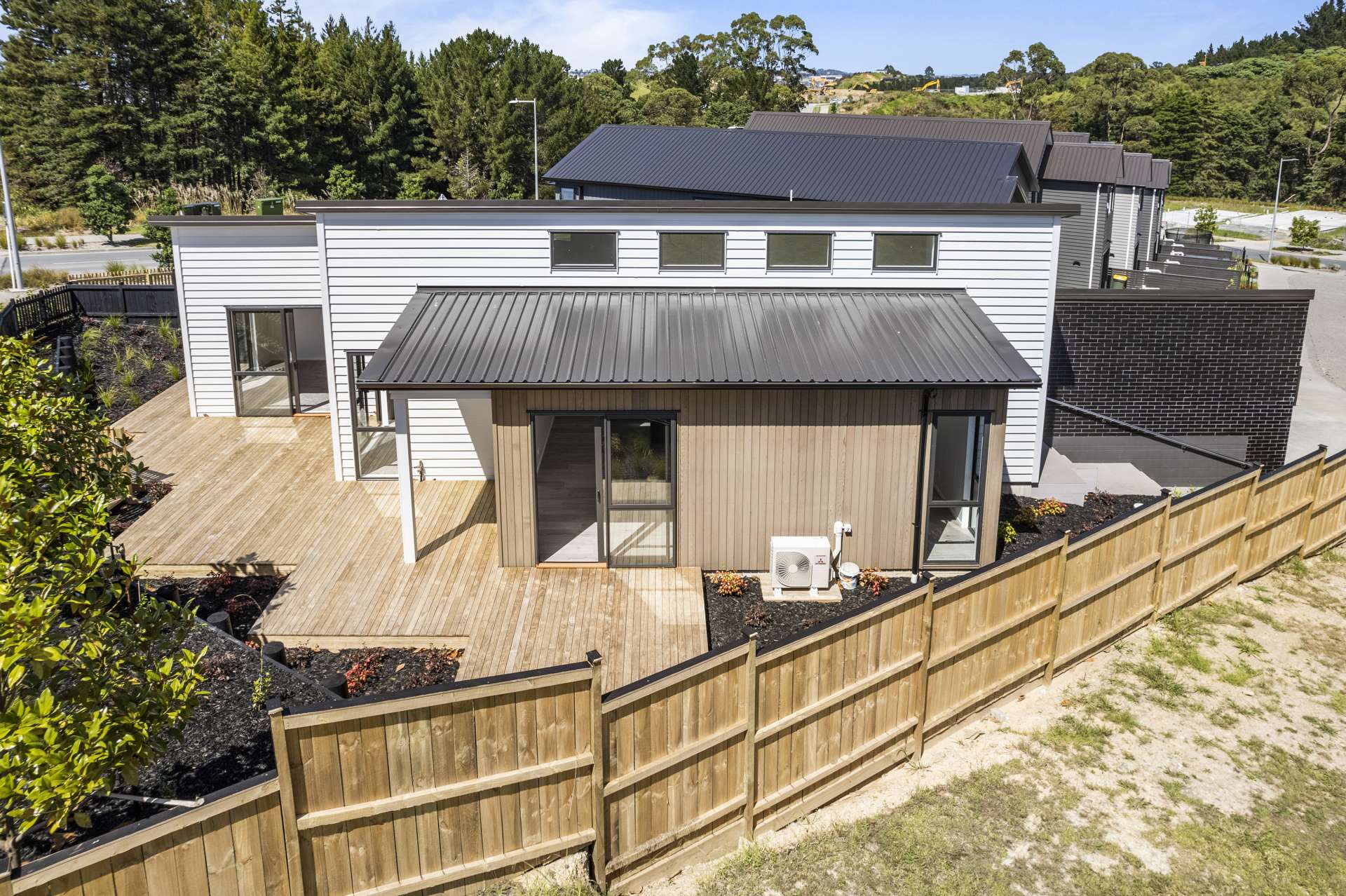 27 Makenu Crescent Wainui_0