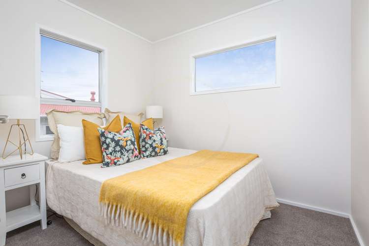 15 Ravenna Way Clover Park_10