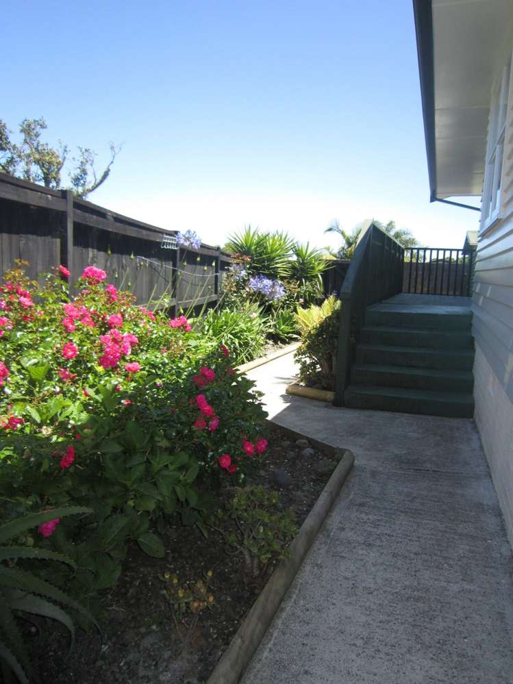 155 Edmonton Road Te Atatu South_10