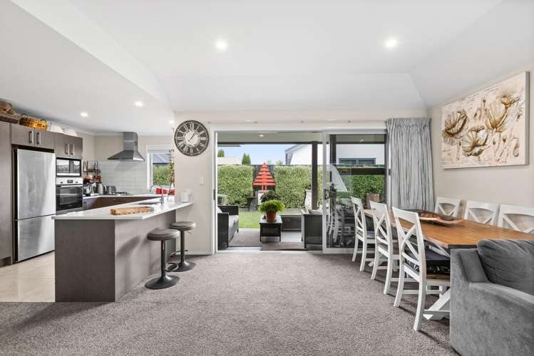 5 Arbuckle Road Frimley_2