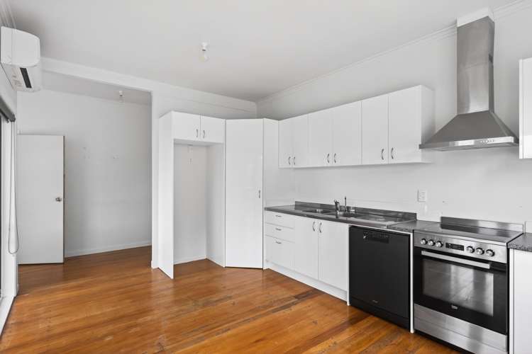 51 Douglas Street Okitu_2