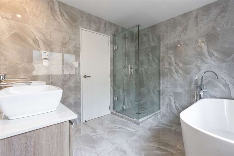 25b Arrowsmith Drive Flat Bush_14