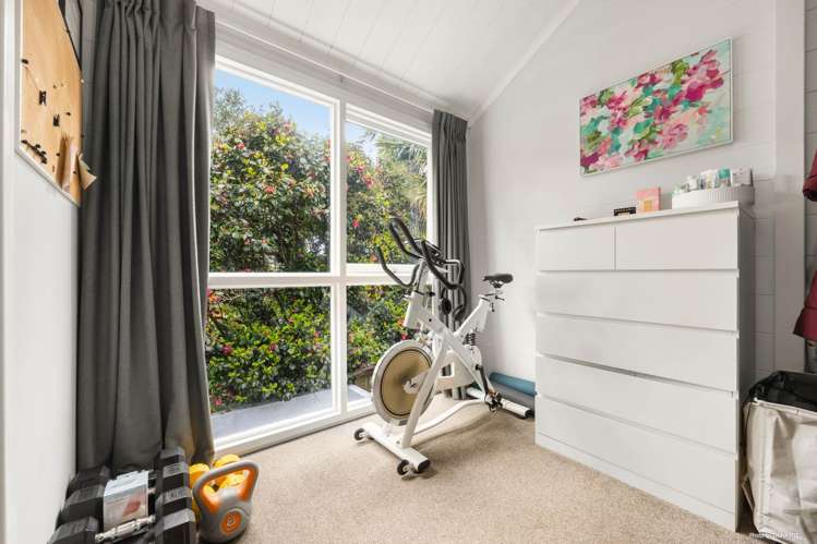 2/2 Claude Road Hill Park_13