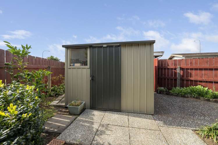 2/4 Severn Place Spotswood_24