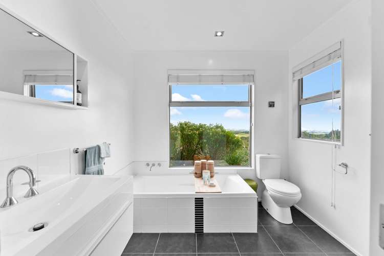 664 Upper Pitone Road Oakura_16