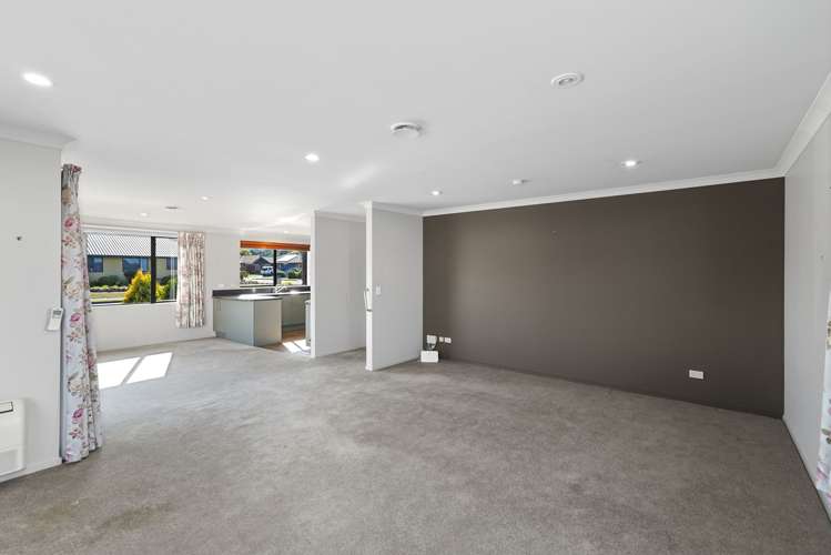 13 Covent Drive Stoke_9