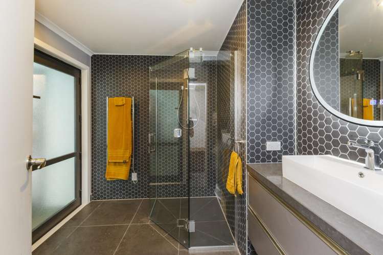 2 Huata Place West End_13