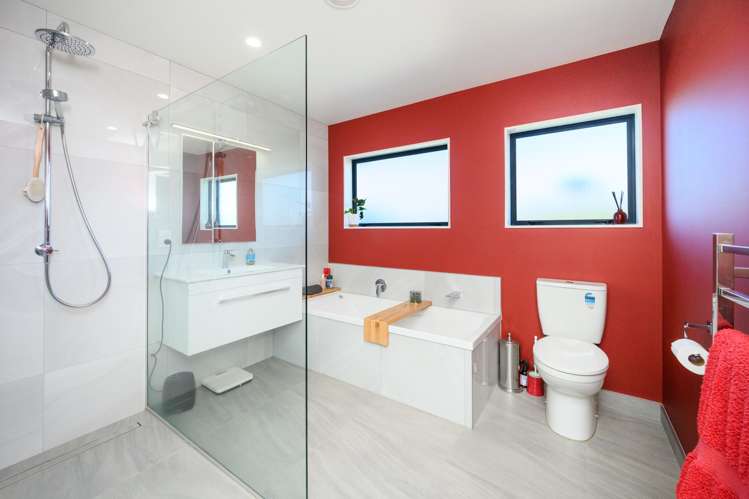 32 Somerset Crescent Highbury_9