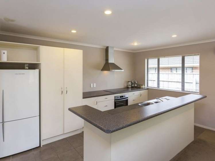 6 Mcewen Crescent Riverstone Terraces_5