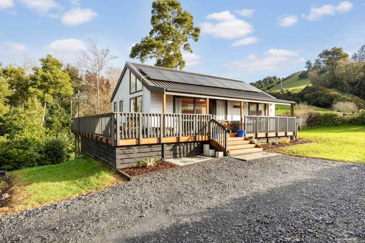 8 Clark And Denize Road Pukekawa_13