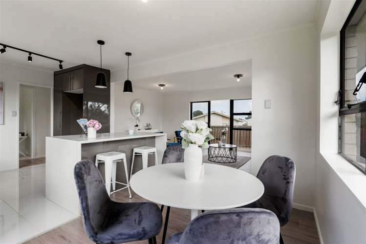 1/12 Frobisher Way Clendon Park_10