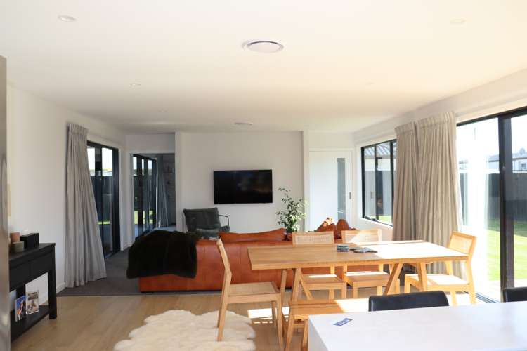 12 Jag Way Tinwald_10