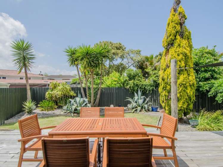 8 Dolan Place New Lynn_5