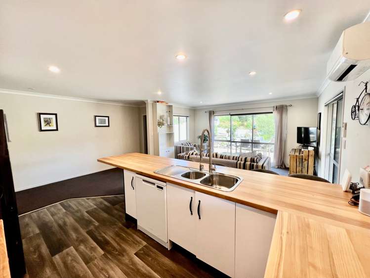 2b Puka Place Raglan_5