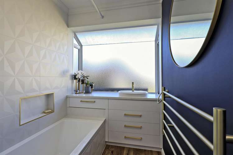 33 Neeve Road Taradale_5