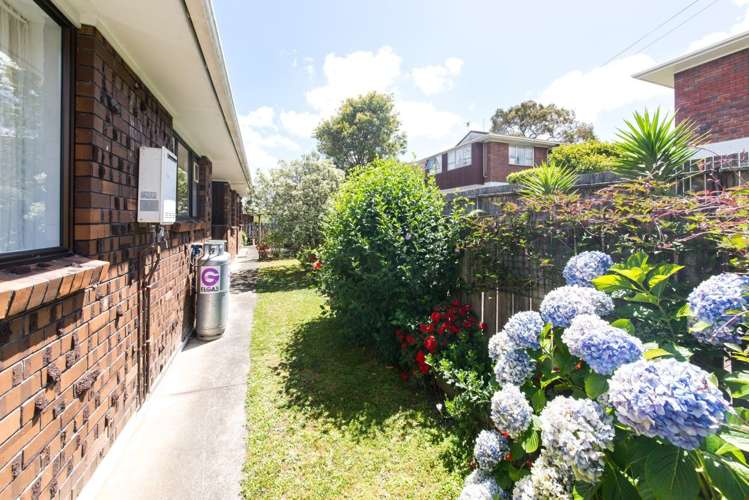 49 Savoy Road Glen Eden_15