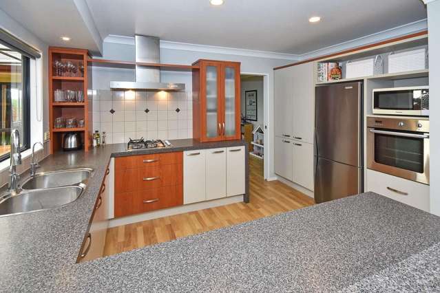 8 Aberdeen Crescent Wattle Downs_1