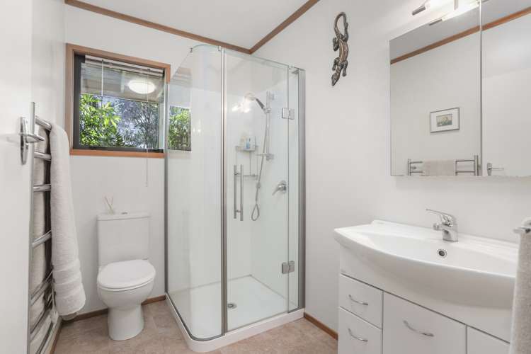 706 Huia Road Parau_15