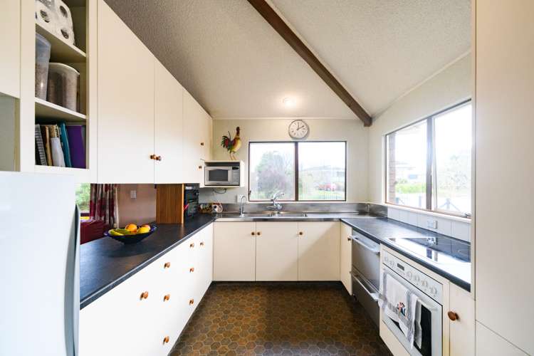 59 Fairview Avenue Feilding_18