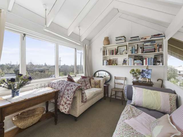 772 River Road Chartwell_4