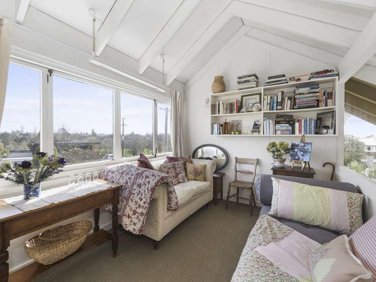 772 River Road Chartwell_4