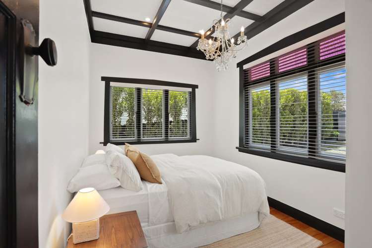 83 Golf Road New Lynn_12