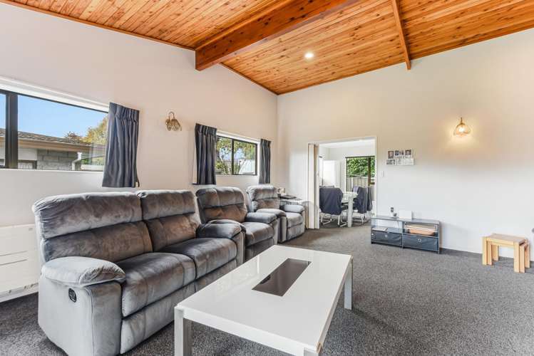 27 Browning Crescent Stoke_5