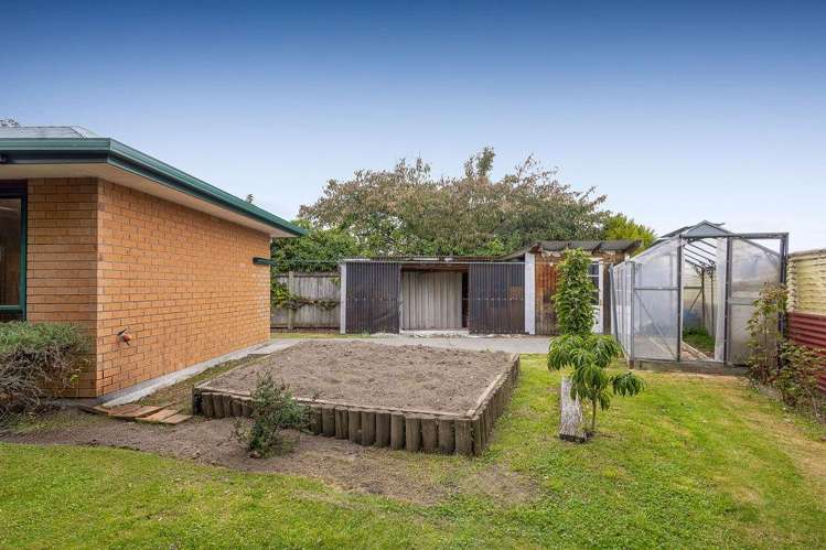 17 Devon Crescent Darfield_19