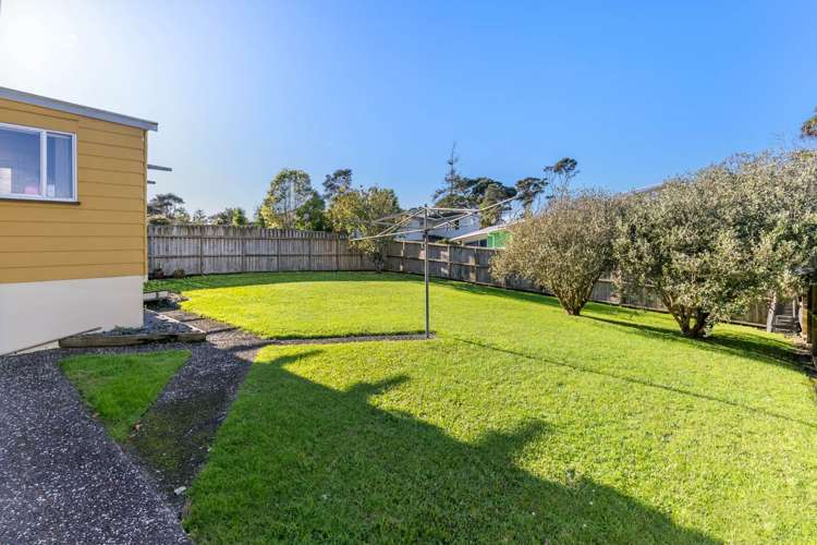 40 Easton Park Parade Glenfield_14