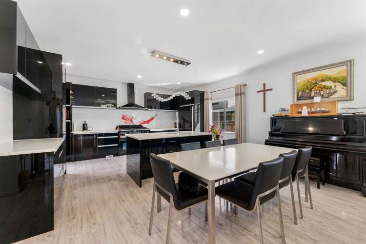 9 Gwendoline Avenue Te Atatu Peninsula_5