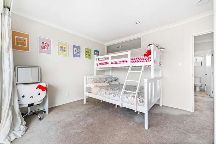 211 Royal Road Massey_23