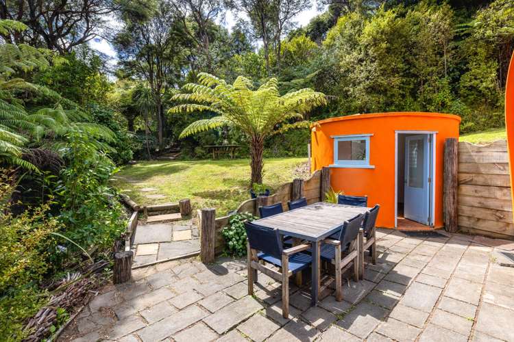 54 Crescent Road East_5