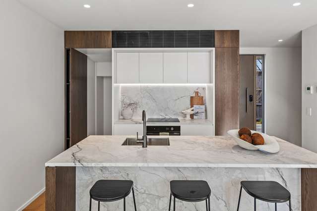 2/22 Clissold Street Merivale_4