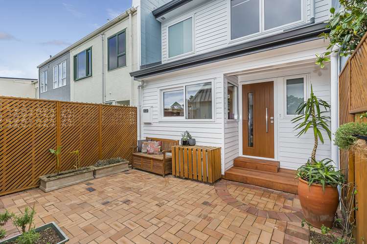 127 Akaroa Drive Maupuia_14