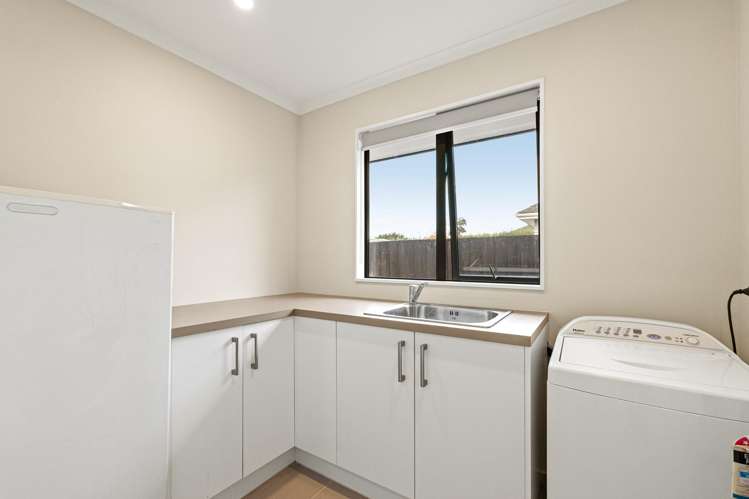 241 Breezes Road Aranui_12